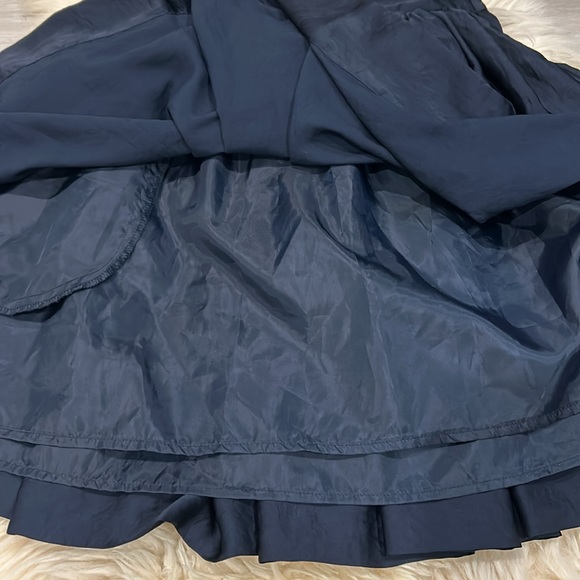 Navy Blue H&M Pleated Silky Skirt with Pockets and Side Zipper Closure Size 6 - Picture 4 of 7